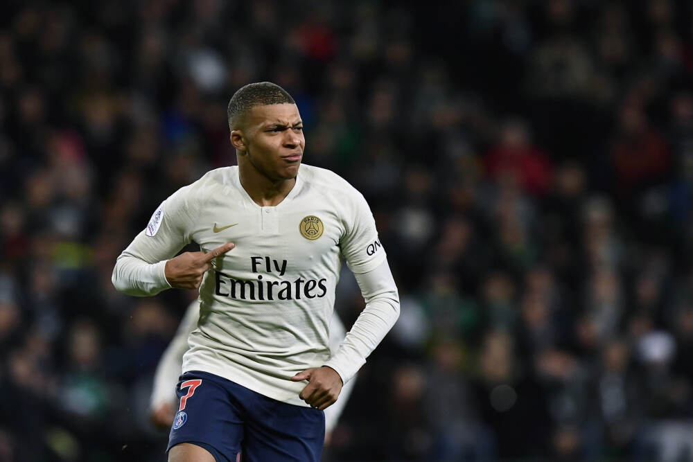 别再藏包里了，美妆单品变身造型“外挂”！